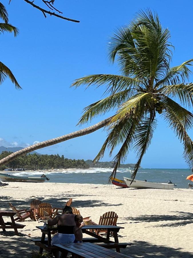 Palm Beach Hostal Guachaca Zewnętrze zdjęcie